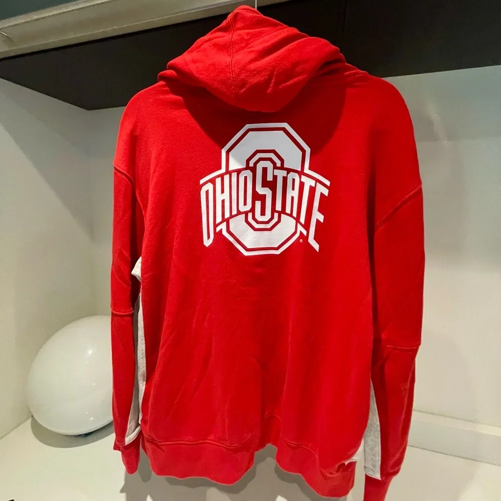 Nike Ohio State Buckeys red hoodie with “O” logo on back pockets Unisex Large